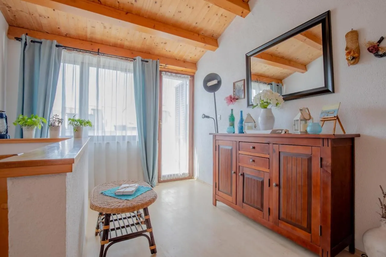 Aldo Sea View Apartment Pula 0*,  Croatia